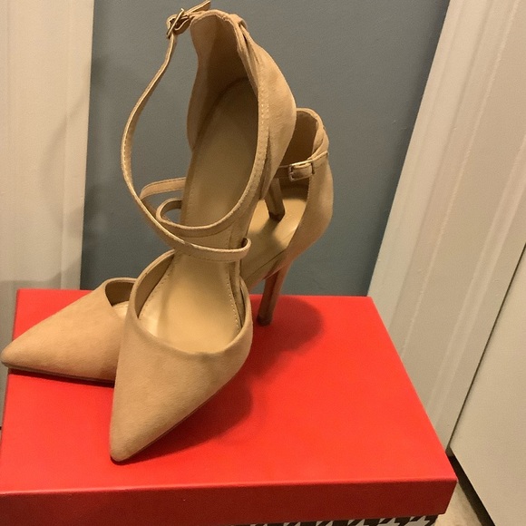 Shoes - Elegant Tan Women's Heels